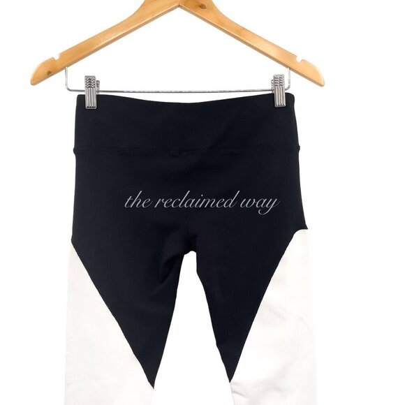 Alo Yoga White Illusion 4 Leggings Black White Geometric Workout Tights Small - Picture 7 of 10